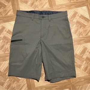 Eddie Bauer Men's modern rainier Shorts 32